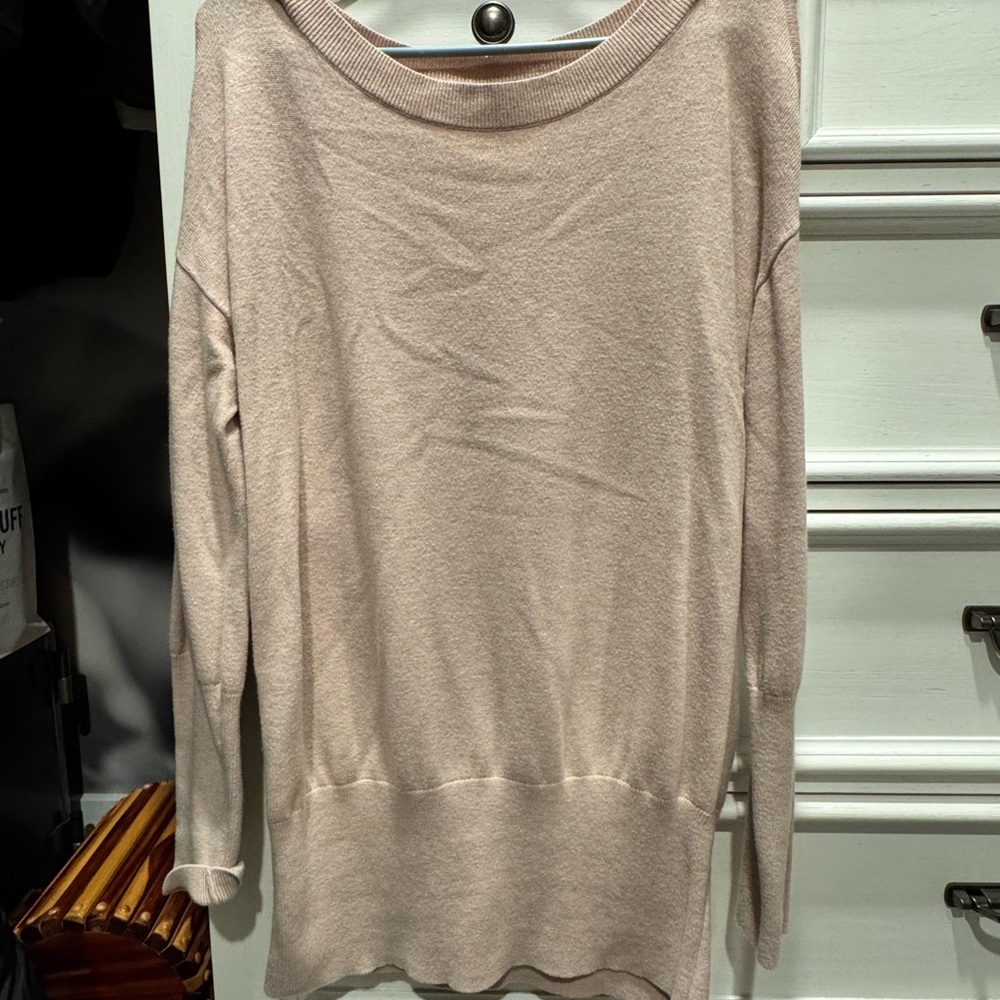 White House Black Market Blush Knit Top Size L